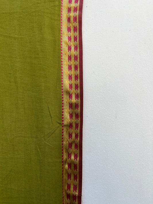 PAREO KAKI